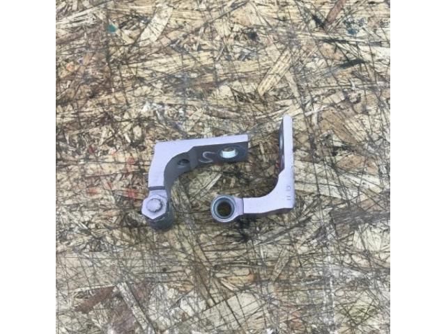 bontott FIAT 500 Bal első Zsanér