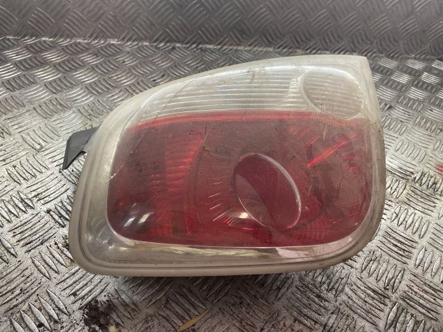 bontott FIAT 500 Bal Hátsó Lámpa