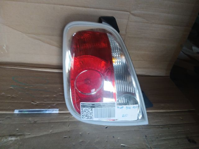 bontott FIAT 500 Bal Hátsó Lámpa
