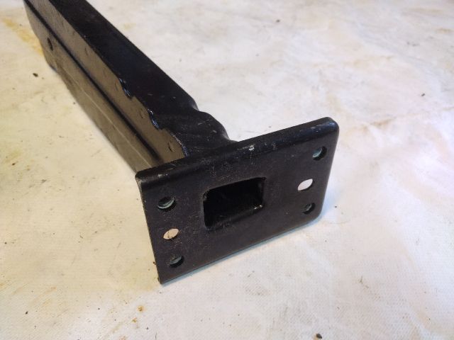 bontott FIAT 500 Bal Lökhárító Tartó Nyúlványvég