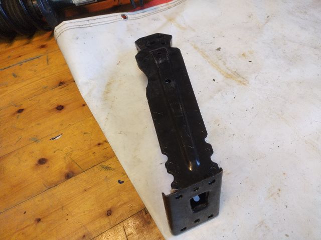 bontott FIAT 500 Bal Lökhárító Tartó Nyúlványvég