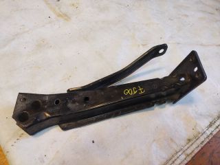 bontott FIAT 500 Bal Lökhárító Tartó Nyúlványvég