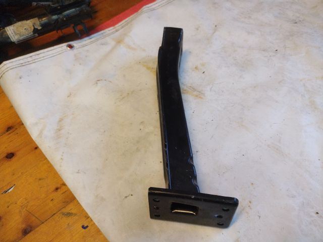 bontott FIAT 500 Bal Lökhárító Tartó Nyúlványvég