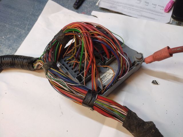 bontott FIAT 500 Biztosítéktábla Utastér