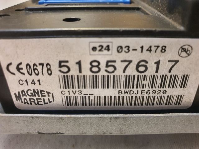 bontott FIAT 500 Bluetooth Elektronika