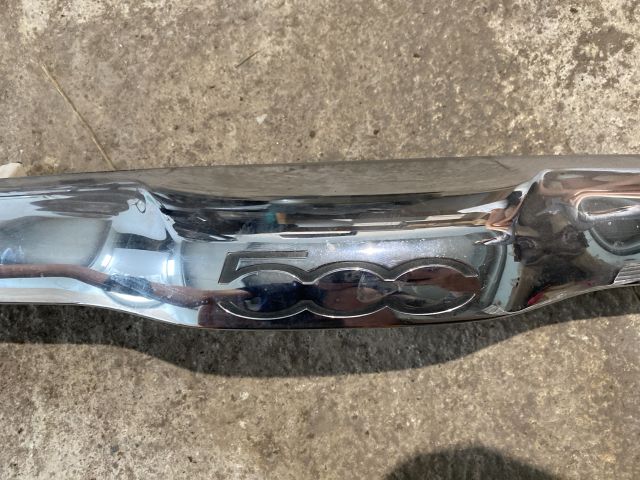 bontott FIAT 500 Csomagtérajtó Díszléc