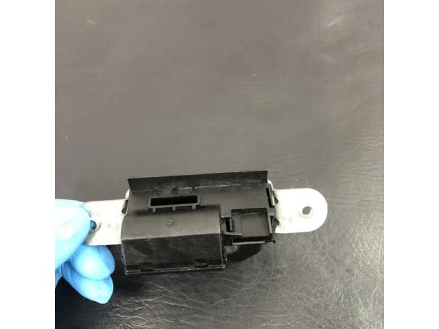 bontott FIAT 500 Csomagtérajtó Zárszerkezet