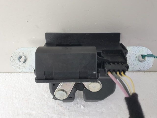 bontott FIAT 500 Csomagtérajtó Zárszerkezet