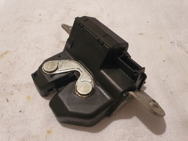 bontott FIAT 500 Csomagtérajtó Zárszerkezet