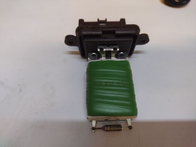 bontott FIAT 500 Előtét Ellenállás Fűtőmotor