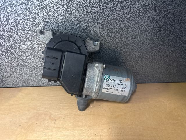 bontott FIAT 500 Első Ablaktörlő Motor