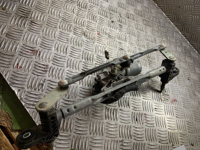 bontott FIAT 500 Első Ablaktörlő Szerkezet Motorral