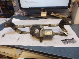 bontott FIAT 500 Első Ablaktörlő Szerkezet