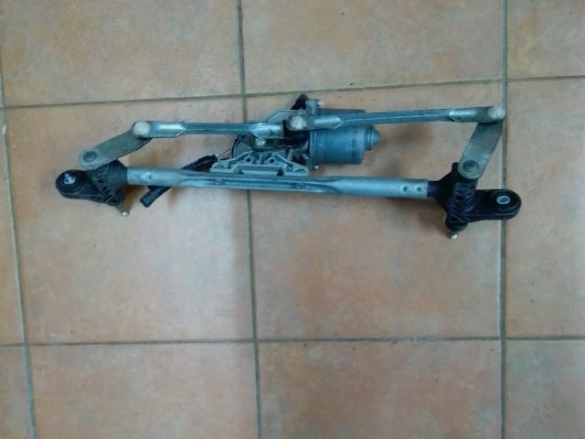 bontott FIAT 500 Első Ablaktörlő Szerkezet