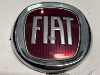 bontott FIAT 500 Első Embléma