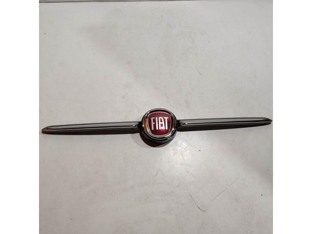 bontott FIAT 500 Első Embléma