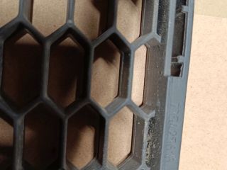 bontott FIAT 500 Első Lökhárító Alsó Középső Díszrács