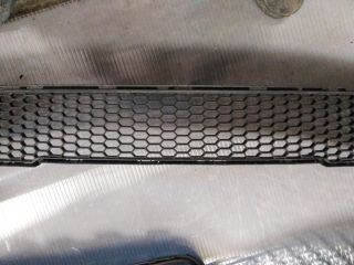 bontott FIAT 500 Első Lökhárító Alsó Középső Díszrács