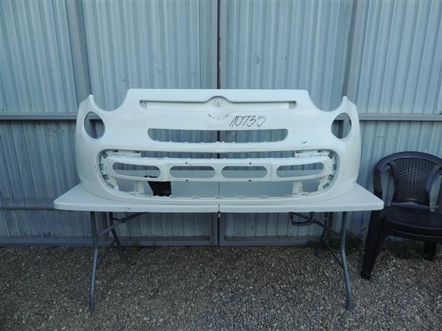 bontott FIAT 500 Első Lökhárító (Részeivel)