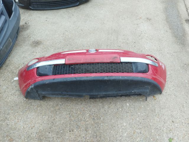 bontott FIAT 500 Első Lökhárító (Részeivel)