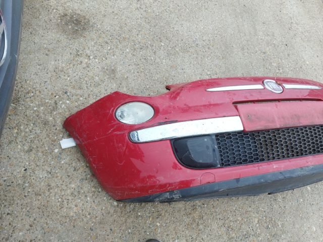 bontott FIAT 500 Első Lökhárító (Részeivel)