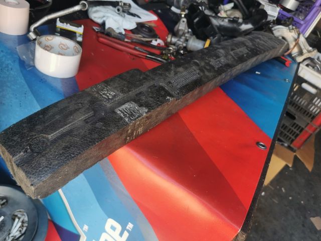 bontott FIAT 500 Első Lökhárító Ütközés Elnyelő Hab