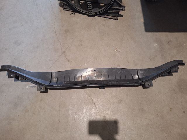 bontott FIAT 500 Első Szélvédő Alsó Díszléc