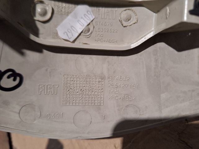 bontott FIAT 500 Felső Kormányoszlop Burkolat