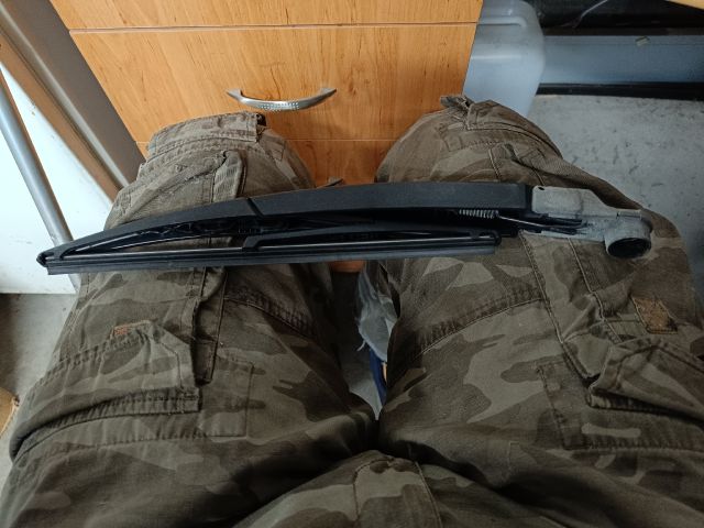 bontott FIAT 500 Hátsó Ablaktörlő Kar