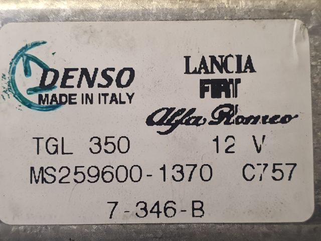 bontott FIAT 500 Hátsó Ablaktörlő Motor