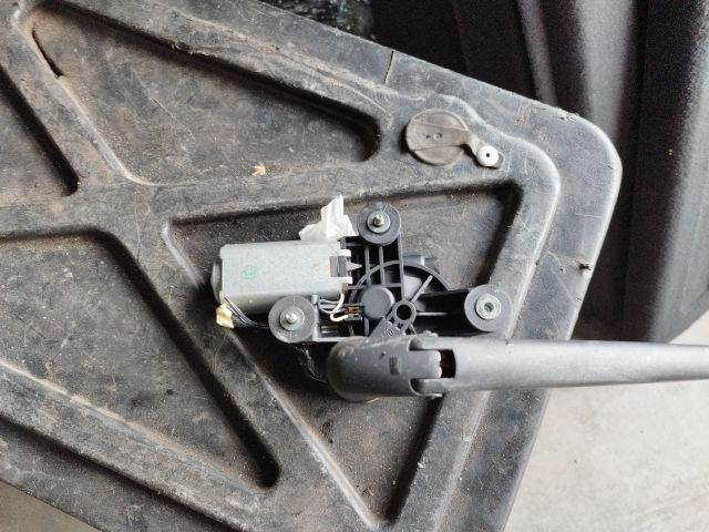 bontott FIAT 500 Hátsó Ablaktörlő Motor