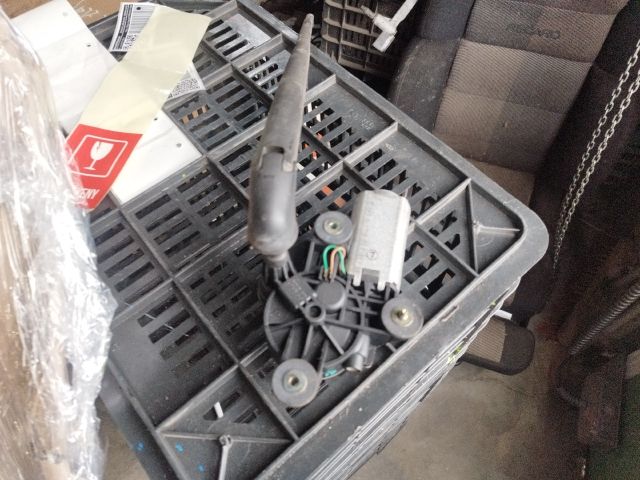 bontott FIAT 500 Hátsó Ablaktörlő Motor