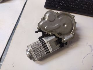 bontott FIAT 500 Hátsó Ablaktörlő Motor