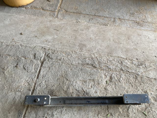 bontott FIAT 500 Hátsó Lökhárító Merevítő (Fém)