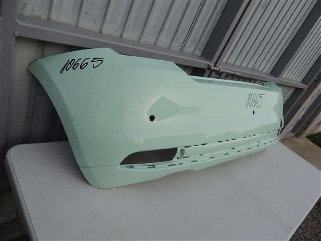 bontott FIAT 500 Hátsó Lökhárító (Részeivel)