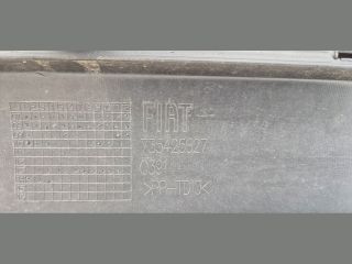 bontott FIAT 500 Hátsó Lökhárító (Üresen)