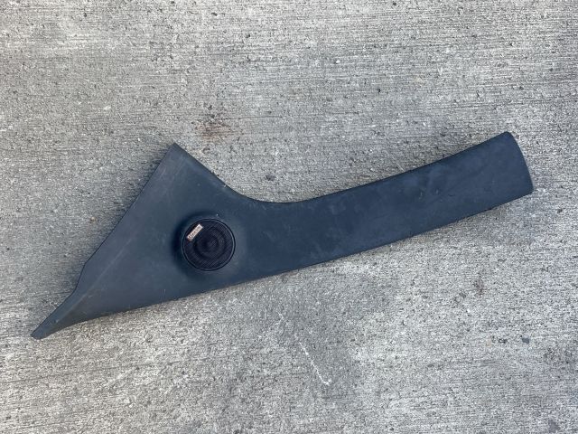 bontott FIAT 500 Jobb A Oszlop Hangszóró Burkolat