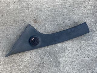 bontott FIAT 500 Jobb A Oszlop Hangszóró Burkolat