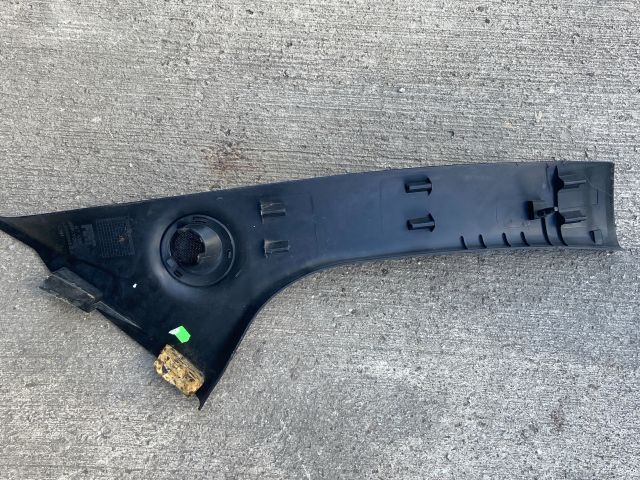 bontott FIAT 500 Jobb A Oszlop Hangszóró Burkolat