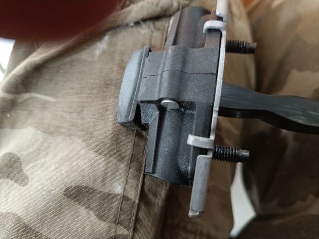 bontott FIAT 500 Jobb első Ajtóhatároló