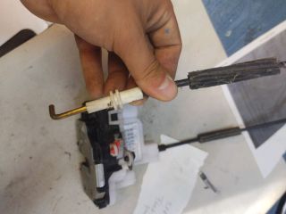 bontott FIAT 500 Jobb első Ajtózár