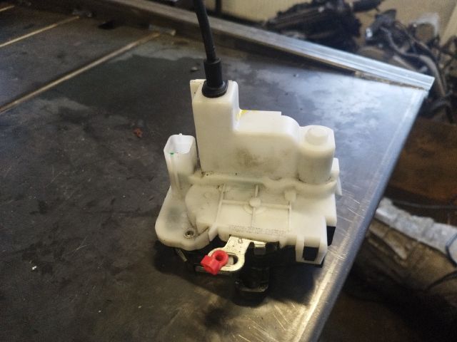 bontott FIAT 500 Jobb első Ajtózár