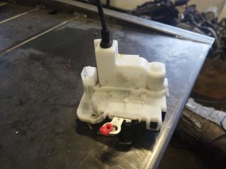 bontott FIAT 500 Jobb első Ajtózár