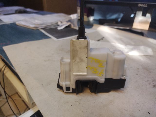 bontott FIAT 500 Jobb első Ajtózár