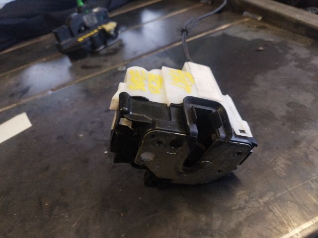 bontott FIAT 500 Jobb első Ajtózár