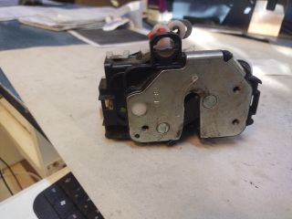 bontott FIAT 500 Jobb első Ajtózár