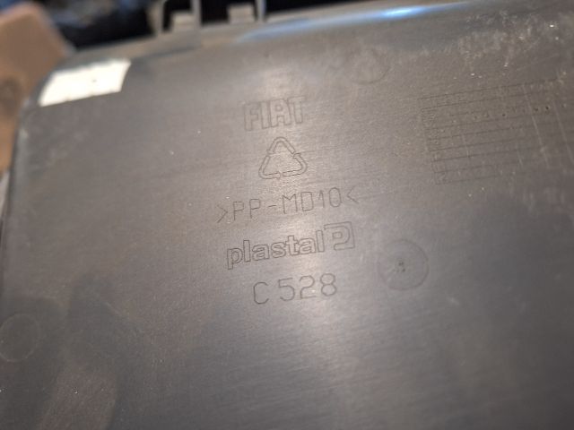 bontott FIAT 500 Jobb első Tároló Rekesz