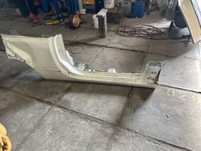 bontott FIAT 500 Jobb Küszöb