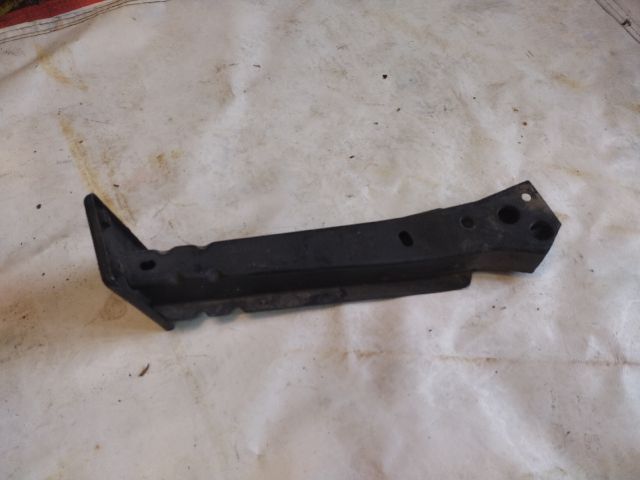 bontott FIAT 500 Jobb Lökhárító Tartó Nyúlványvég