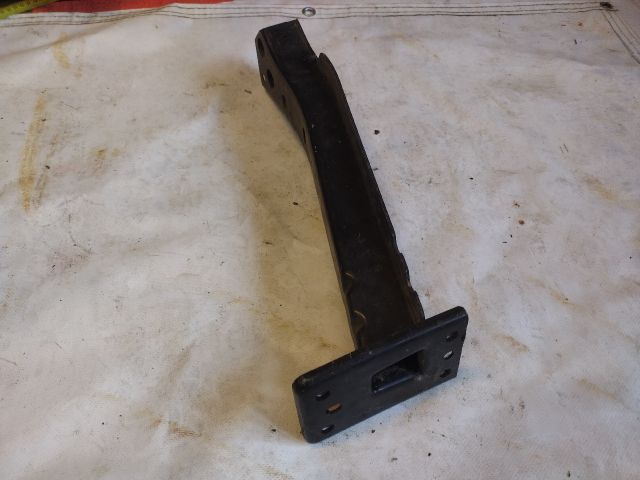 bontott FIAT 500 Jobb Lökhárító Tartó Nyúlványvég